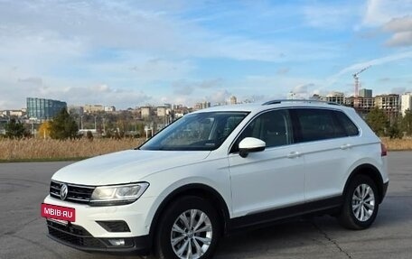 Volkswagen Tiguan II, 2017 год, 2 350 000 рублей, 12 фотография