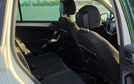 Volkswagen Tiguan II, 2017 год, 2 350 000 рублей, 16 фотография