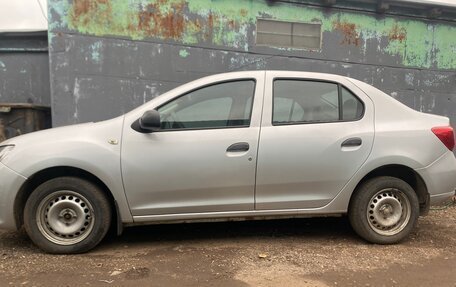 Renault Logan II, 2016 год, 550 000 рублей, 1 фотография