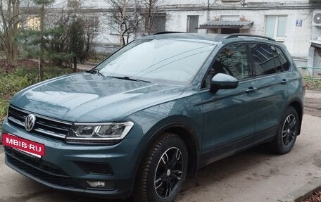 Volkswagen Tiguan II, 2020 год, 2 800 000 рублей, 2 фотография