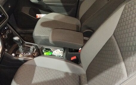 Volkswagen Tiguan II, 2020 год, 2 800 000 рублей, 9 фотография