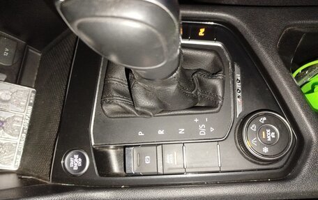 Volkswagen Tiguan II, 2020 год, 2 800 000 рублей, 10 фотография