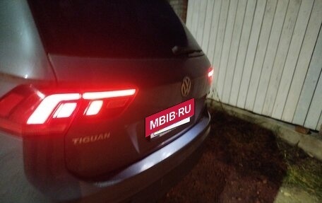 Volkswagen Tiguan II, 2020 год, 2 800 000 рублей, 6 фотография