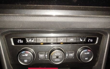 Volkswagen Tiguan II, 2020 год, 2 800 000 рублей, 7 фотография