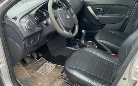 Renault Logan II, 2016 год, 550 000 рублей, 5 фотография