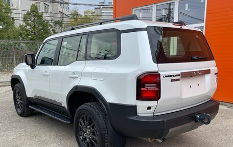 Toyota Land Cruiser Prado, 2024 год, 9 295 000 рублей, 8 фотография