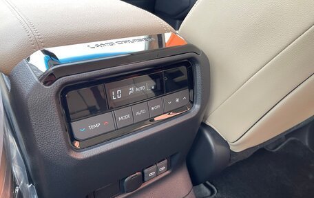 Toyota Land Cruiser Prado, 2024 год, 9 295 000 рублей, 21 фотография