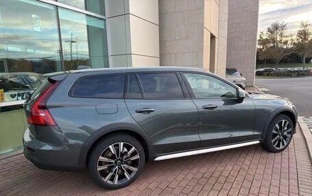 Volvo V60 II, 2025 год, 7 570 000 рублей, 3 фотография