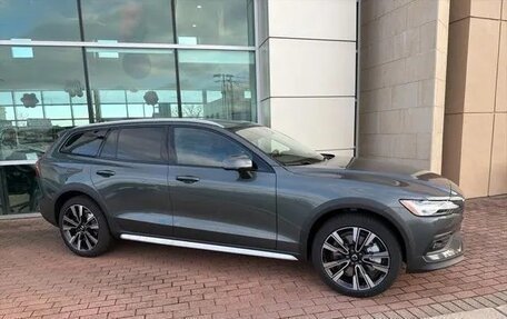 Volvo V60 II, 2025 год, 7 570 000 рублей, 2 фотография