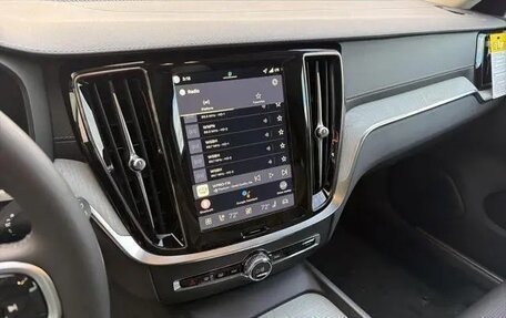 Volvo V60 II, 2025 год, 7 570 000 рублей, 15 фотография