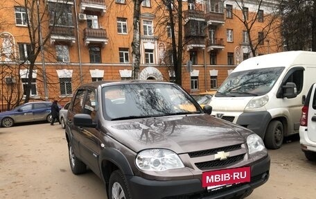Chevrolet Niva I рестайлинг, 2013 год, 457 000 рублей, 2 фотография