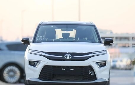 Toyota Urban Cruiser, 2024 год, 3 180 000 рублей, 2 фотография