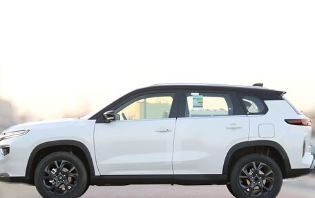 Toyota Urban Cruiser, 2024 год, 3 180 000 рублей, 3 фотография