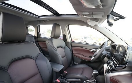 Toyota Urban Cruiser, 2024 год, 3 180 000 рублей, 7 фотография