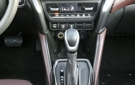 Toyota Urban Cruiser, 2024 год, 3 180 000 рублей, 14 фотография