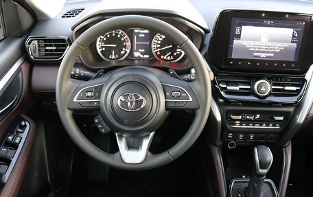 Toyota Urban Cruiser, 2024 год, 3 180 000 рублей, 10 фотография