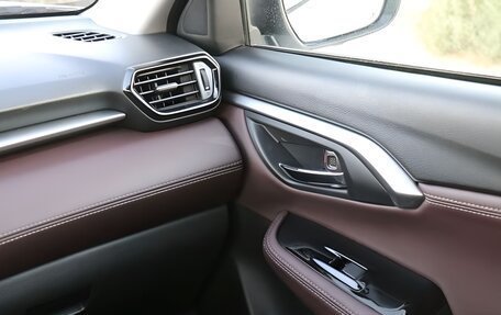 Toyota Urban Cruiser, 2024 год, 3 180 000 рублей, 16 фотография