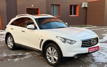 Infiniti QX70, 2013 год, 2 250 000 рублей, 1 фотография