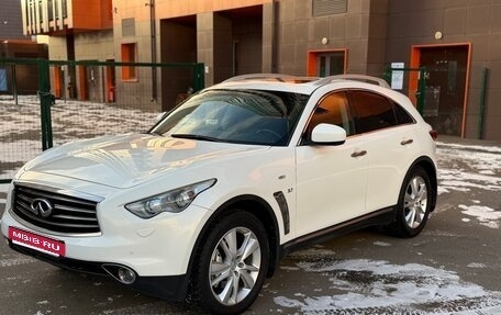 Infiniti QX70, 2013 год, 2 250 000 рублей, 2 фотография