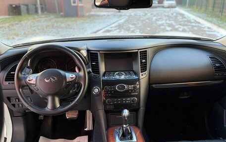 Infiniti QX70, 2013 год, 2 250 000 рублей, 10 фотография