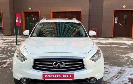Infiniti QX70, 2013 год, 2 250 000 рублей, 7 фотография
