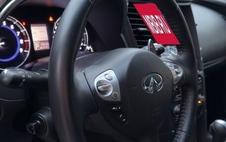 Infiniti QX70, 2013 год, 2 250 000 рублей, 15 фотография