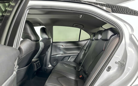 Toyota Camry, 2021 год, 3 195 000 рублей, 10 фотография