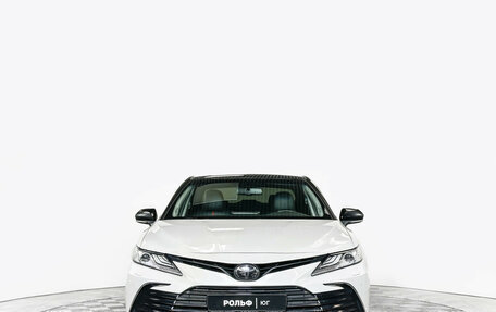 Toyota Camry, 2021 год, 3 195 000 рублей, 2 фотография