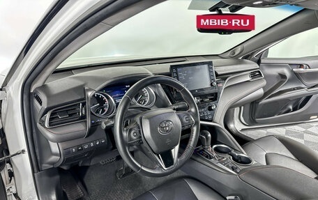 Toyota Camry, 2021 год, 3 195 000 рублей, 13 фотография