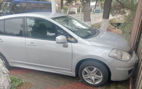 Nissan Tiida, 2010 год, 800 000 рублей, 2 фотография