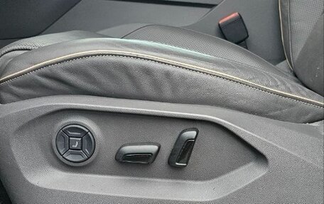 Volkswagen Touareg III, 2020 год, 6 300 000 рублей, 16 фотография