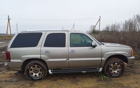 Cadillac Escalade II, 2002 год, 780 000 рублей, 3 фотография