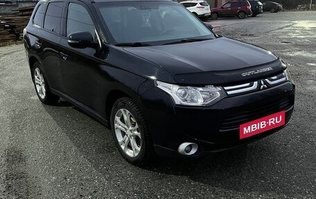 Mitsubishi Outlander III рестайлинг 3, 2012 год, 1 050 000 рублей, 8 фотография