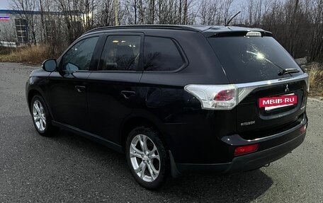 Mitsubishi Outlander III рестайлинг 3, 2012 год, 1 050 000 рублей, 5 фотография