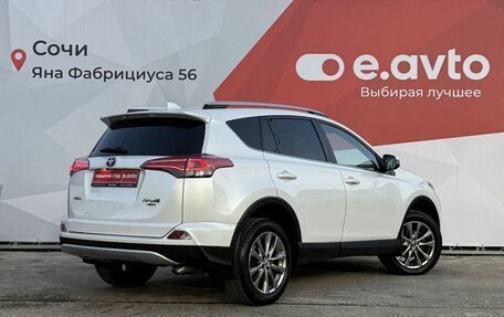 Toyota RAV4, 2018 год, 2 500 000 рублей, 6 фотография