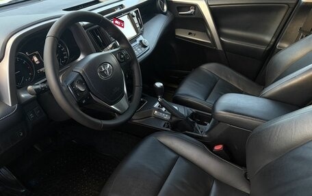 Toyota RAV4, 2018 год, 2 500 000 рублей, 9 фотография