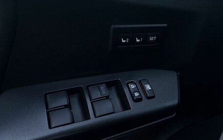 Toyota RAV4, 2018 год, 2 500 000 рублей, 19 фотография