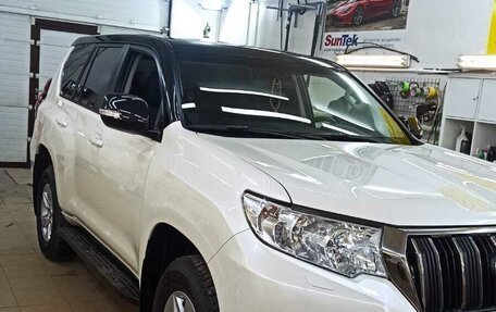 Toyota Land Cruiser Prado 150 рестайлинг 2, 2021 год, 6 700 000 рублей, 1 фотография