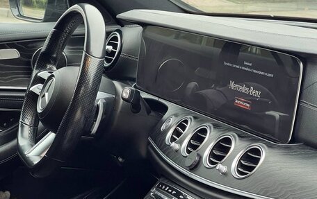 Mercedes-Benz E-Класс, 2020 год, 4 500 000 рублей, 13 фотография