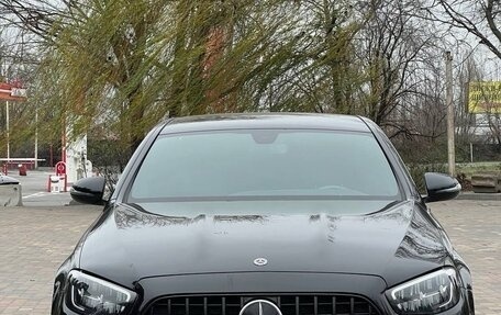 Mercedes-Benz E-Класс, 2020 год, 4 500 000 рублей, 10 фотография