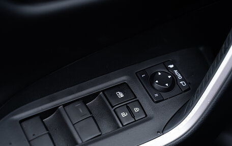 Toyota RAV4, 2025 год, 4 690 000 рублей, 24 фотография