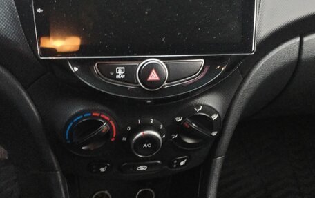 Hyundai Solaris II рестайлинг, 2015 год, 1 150 000 рублей, 8 фотография