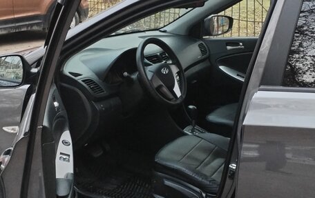 Hyundai Solaris II рестайлинг, 2015 год, 1 150 000 рублей, 6 фотография