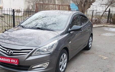 Hyundai Solaris II рестайлинг, 2015 год, 1 150 000 рублей, 2 фотография