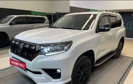 Toyota Land Cruiser Prado 150 рестайлинг 2, 2020 год, 6 900 000 рублей, 3 фотография