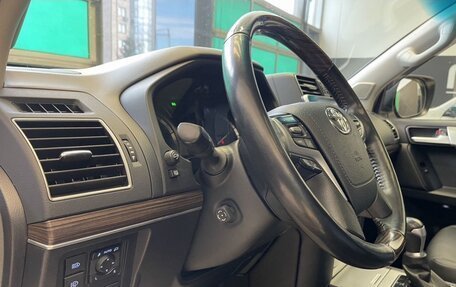 Toyota Land Cruiser Prado 150 рестайлинг 2, 2020 год, 6 900 000 рублей, 19 фотография