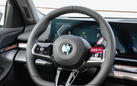 BMW 5 серия, 2025 год, 6 050 013 рублей, 9 фотография