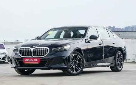 BMW 5 серия, 2025 год, 6 050 013 рублей, 4 фотография