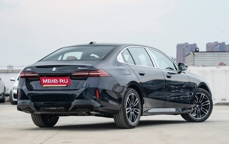 BMW 5 серия, 2025 год, 6 050 013 рублей, 32 фотография