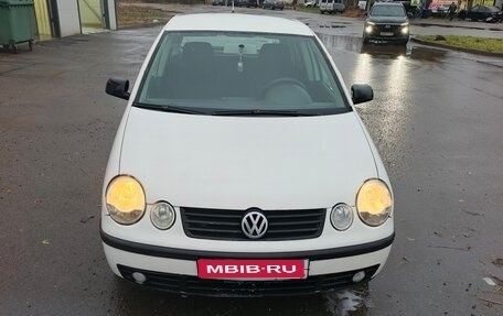 Volkswagen Polo IV рестайлинг, 2002 год, 300 000 рублей, 1 фотография